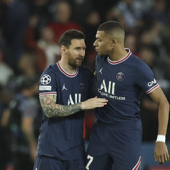 火记感慨：约基奇现在的数据恐怖如斯 不拿MVP没天理（火记直言：约基奇数据逆天，不夺MVP说不过去）