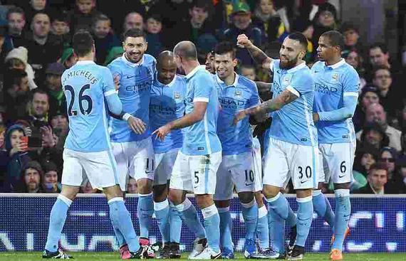 拉波尔塔的圣诞轻松时刻：巴萨主席的亲民魅力与未来布局