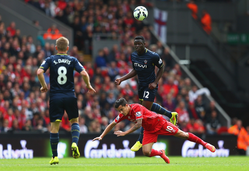 湖人“保皇派”土崩瓦解，东契奇派系占据优势，詹姆斯成光杆司令（湖人亲詹派崩盘，东契奇阵营占据上风，詹姆斯成孤军司令）